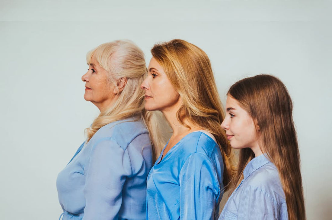 mulheres em fases diferentes da vida, criança, jovem e idosa